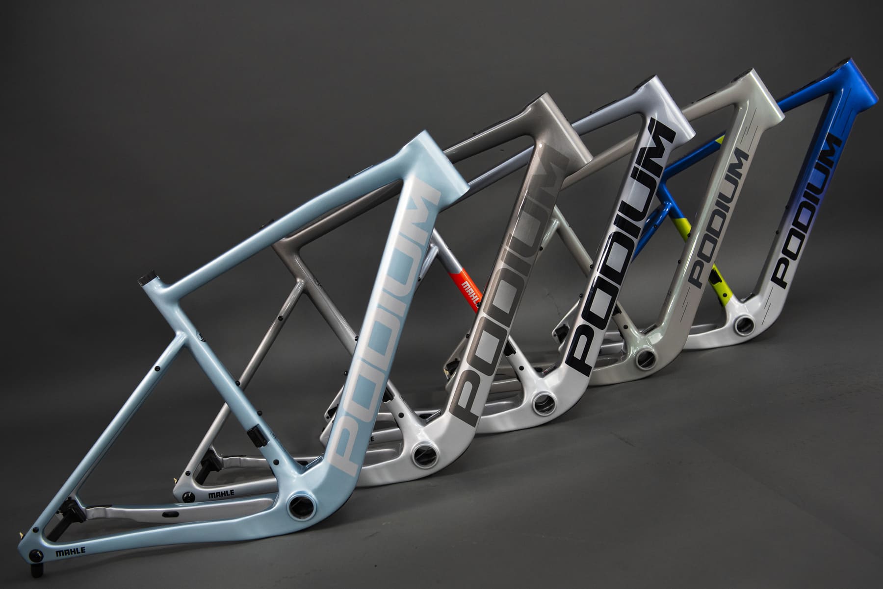 Tecnología de carbono, personalización total. Colores y acabados que elevan la experiencia ECR1 - image 1