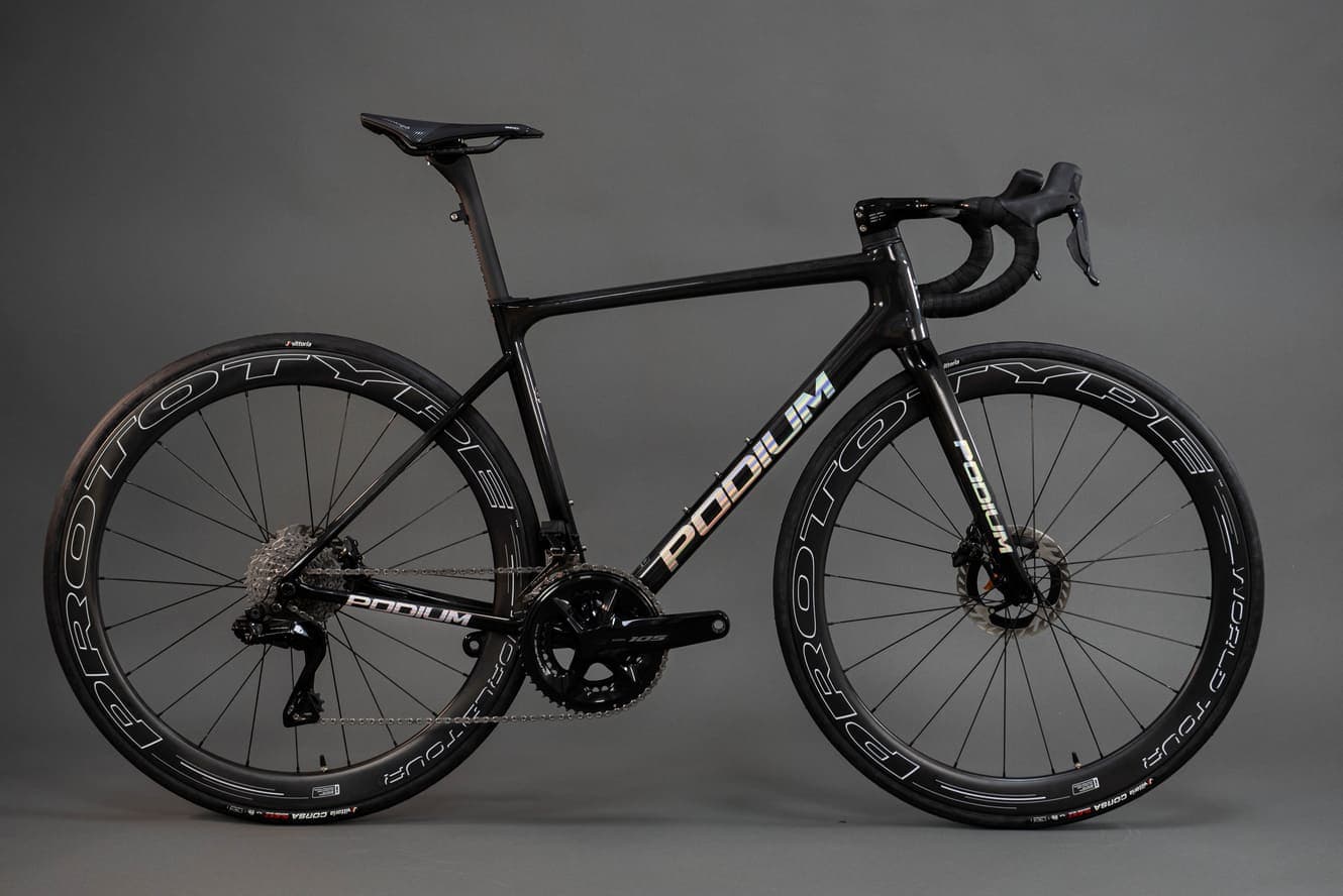 Bicicleta Stelvio Ultralight - Shimano 105 Di2 R7170 2x12V
