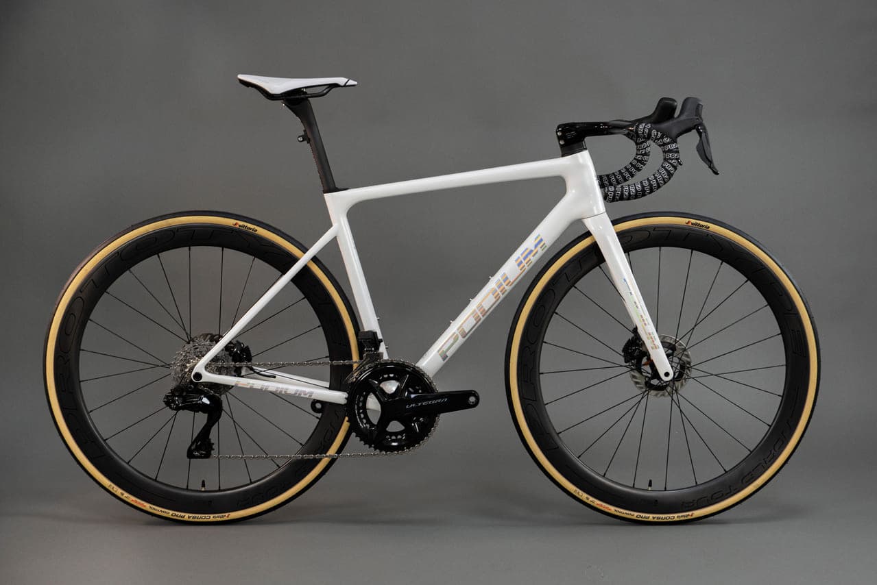 Bicicleta Stelvio Ultralight - Shimano Ultegra Di2 R8100 2x12V