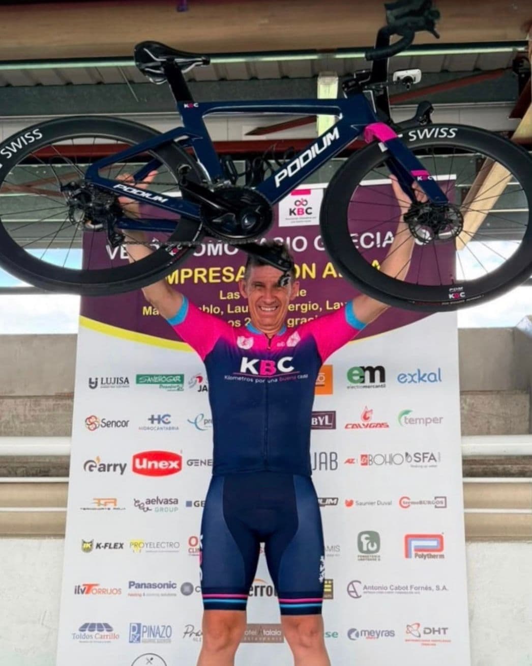 PODIUM BIKE se suma al reto solidario de KBC